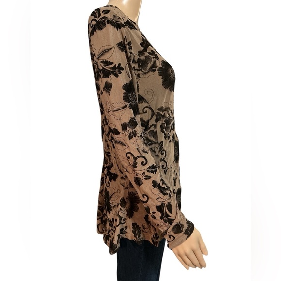 Floral Print Long Sleeve Top - Picture 2 of 4